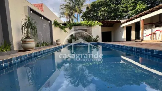 Sobrado com 3 Quartos à venda, 239m² no Jardim Karaíba, Uberlândia