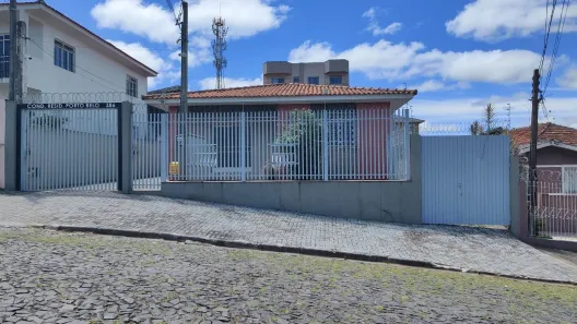 Casa com 3 Quartos para alugar, 131m² no Uvaranas, Ponta Grossa