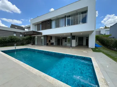 Casa com 4 Quartos à venda, 300m² no Residencial Montserrat, Betim