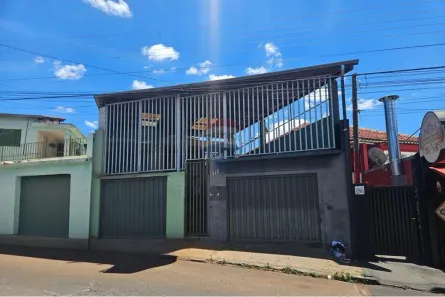 Prédio Comercial com 2 Quartos à venda, 261m² no Vila São Lúcio, Botucatu