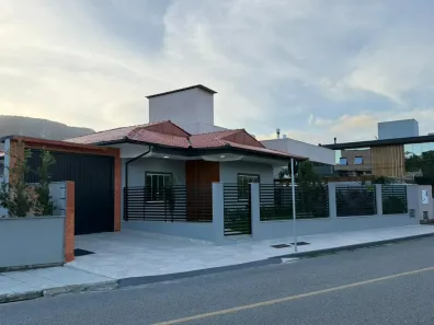 Casa com 3 Quartos à venda, 132m² no Pedra Branca, Palhoça