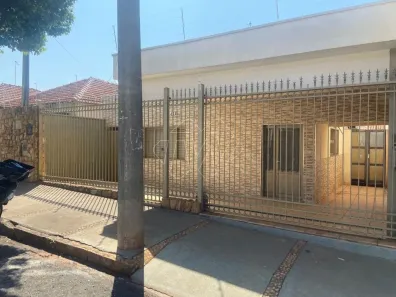 Casa com 3 Quartos para alugar, 224m² no Centro, Araraquara