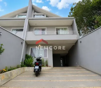 Sobrado com 3 Quartos à venda, 160m² no Santa Cândida, Curitiba