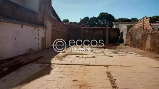 Lote/Terreno à venda, 250m² no Laranjeiras, Uberlândia