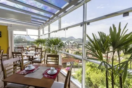 Prédio Residencial com 40 Quartos à venda, 1800m² no Valparaíso, Petrópolis