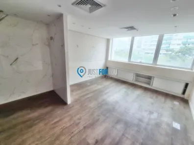 Sala Comercial para alugar, 30m² no Barra Olímpica, Rio de Janeiro