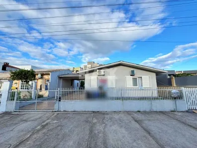Casa com 6 Quartos à venda, 200m² no Torres, Torres