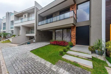 Sobrado com 3 Quartos à venda, 240m² no Bairro Alto, Curitiba