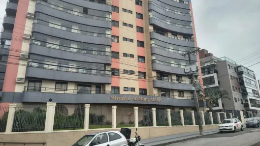 Apartamento com 3 Quartos para alugar, 104m² no Bom Abrigo, Florianópolis