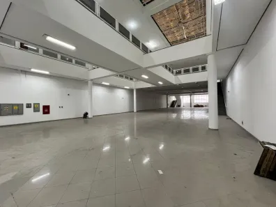 Ponto Comercial para alugar, 1700m² no Santo Amaro, São Paulo