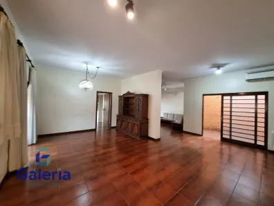 Casa com 3 Quartos para alugar, 216m² no Jardim Irajá, Ribeirão Preto