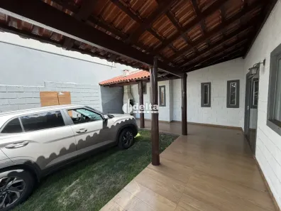 Casa com 3 Quartos à venda, 100m² no Jardim Inconfidência, Uberlândia