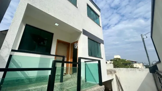 Casa com 3 Quartos à venda, 84m² no Cabral, Contagem
