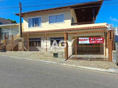 Casa com 4 Quartos para alugar, 175m² no Bela Vista, São José