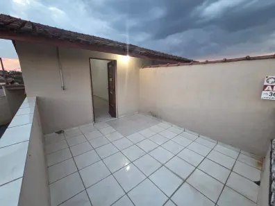 Sobrado com 3 Quartos para alugar, 125m² no Jardim das Monções, Taubaté