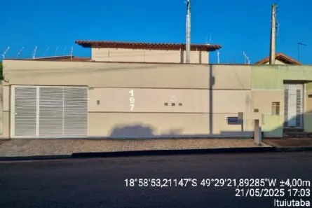 Casa com 3 Quartos à venda, 222m² no Sol Nascente, Ituiutaba