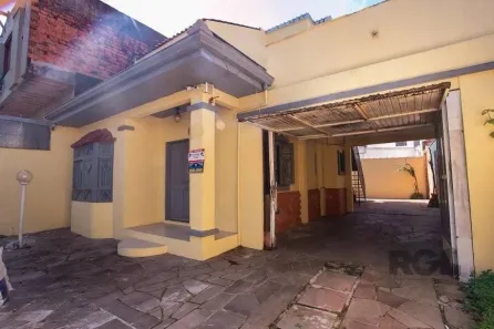 Casa com 2 Quartos para alugar, 175m² no Santana, Porto Alegre