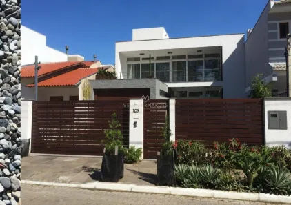 Casa com 2 Quartos à venda, 260m² no Hípica, Porto Alegre