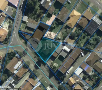 Lote/Terreno à venda, 810m² no Santa Cândida, Curitiba