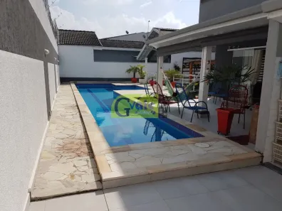 Casa de Condomínio com 3 Quartos à venda, 459m² no Piracangaguá, Taubaté