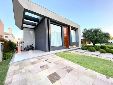Casa de Condomínio com 3 Quartos à venda, 190m² no Capão da Canoa, Capão da Canoa