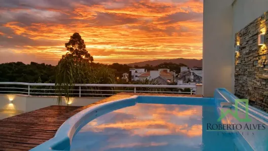 Cobertura com 4 Quartos para alugar, 232m² no Jurerê, Florianópolis