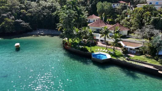 Casa de Condomínio com 7 Quartos para alugar, 600m² no Mombaça, Angra dos Reis
