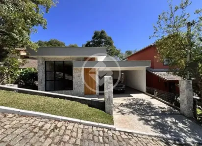 Casa de Condomínio com 3 Quartos à venda, 220m² no Albuquerque, Teresópolis