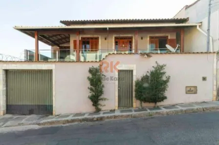 Sobrado com 3 Quartos à venda, 220m² no Coqueiros, Belo Horizonte