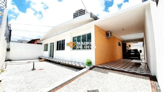 Casa com 4 Quartos à venda, 300m² no Parquelândia, Fortaleza