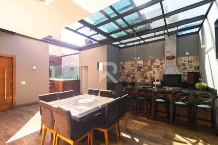 Sobrado com 3 Quartos à venda, 152m² no Guaíra, Curitiba