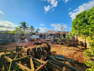 Galpão/Depósito/Armazém à venda, 120m² no Nossa Senhora das Graças, Uberlândia