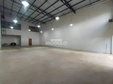 Ponto Comercial para alugar, 330m² no Grand Ville, Uberlândia