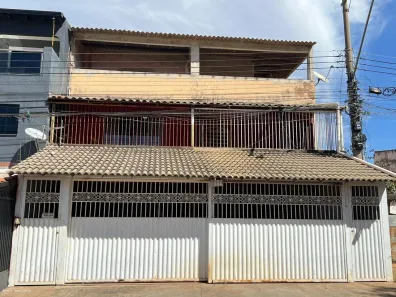 Sobrado com 6 Quartos à venda, 150m² no Santa Maria, Brasília