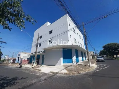Apartamento com 3 Quartos para alugar, 126m² no Tibery, Uberlândia