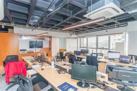 Sala Comercial à venda, 106m² no Petrópolis, Porto Alegre