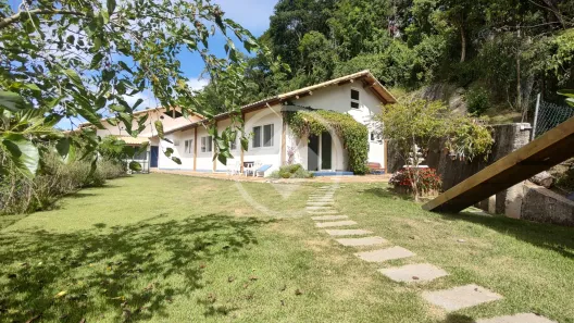 Casa de Condomínio com 4 Quartos à venda, 460m² no Nogueira, Petrópolis