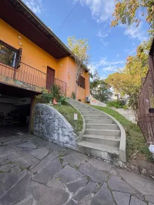 Casa com 3 Quartos à venda, 200m² no Medianeira, Porto Alegre