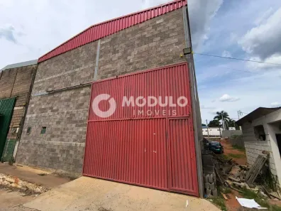 Galpão/Depósito/Armazém para alugar, 600m² no Distrito Industrial, Uberlândia
