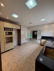 Casa com 5 Quartos à venda, 220m² no Vila Scarpelli, Santo André