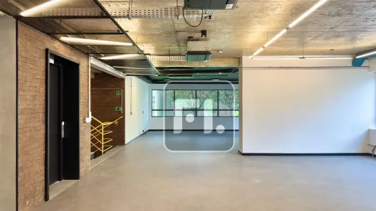 Prédio Comercial para alugar, 590m² no Cerqueira César, São Paulo