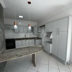 Casa com 3 Quartos à venda, 228m² no Jardim Estoril, Marília