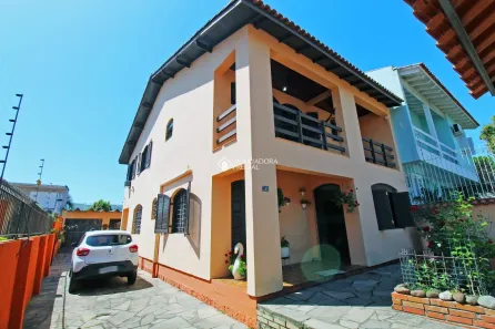 Casa com 3 Quartos à venda, 235m² no Espírito Santo, Porto Alegre