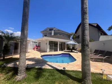 Casa com 4 Quartos à venda, 331m² no Ahú, Curitiba