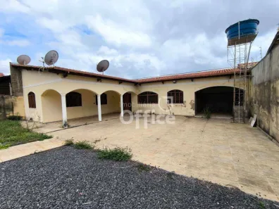Casa com 3 Quartos à venda, 125m² no Maracanã, Anápolis