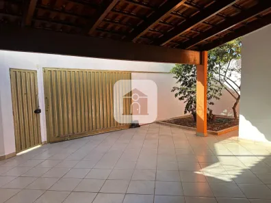 Casa com 3 Quartos à venda, 158m² no Planalto, Uberlândia