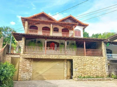 Casa com 5 Quartos à venda, 357m² no Santa Terezinha, Juiz de Fora