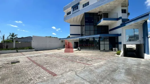 Sala Comercial para alugar, 1045m² no São João, Itajaí