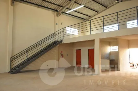 Galpão/Depósito/Armazém para alugar, 452m² no Segismundo Pereira, Uberlândia
