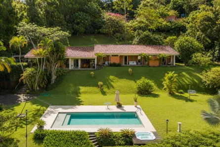Casa de Condomínio com 7 Quartos à venda, 700m² no Cuiabá, Petrópolis